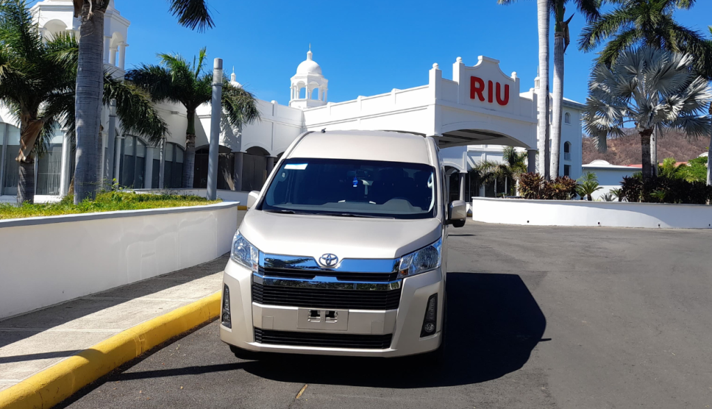 Family shuttle Costa Rica