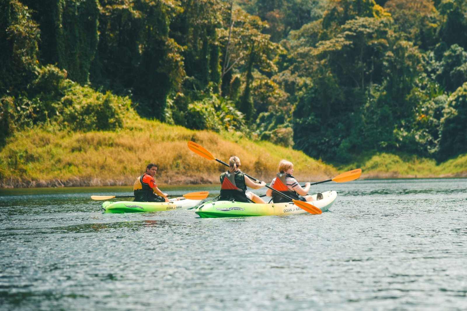 Kayak on Arenal Lake 4